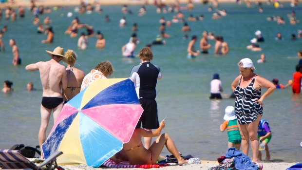 After a wet start to summer, Melbourne will have a one-day heatwave this week.