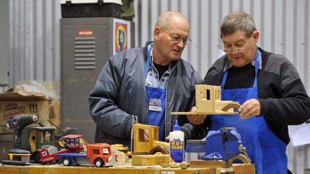 Peter Roe and Malcolm Mongan at the Tuggeranong Men's Shed last year.