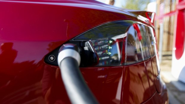 Electric car maker Tesla will be invited to the Advance Queensland Innovation and Investment Summit.