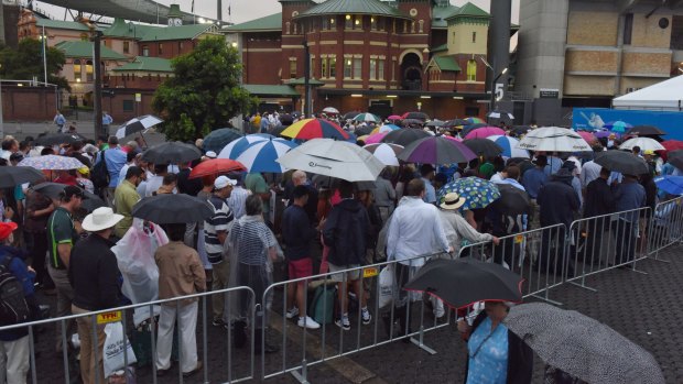 Lines for the Members stand at the SCG.