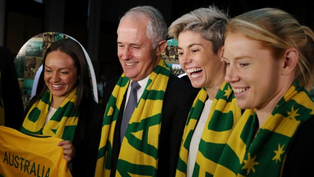 Prime Minister Malcolm Turnbull with Matildas Kyah Simon, Michelle Heyman and Clare Polkinghorne at the launch of Australia's bid for the 2023 Women's World Cup.