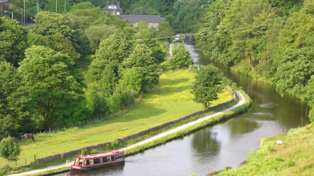 Rochdale Canal at Lob Mill.
