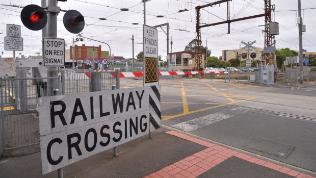 Melbourne has 168 level crossings.