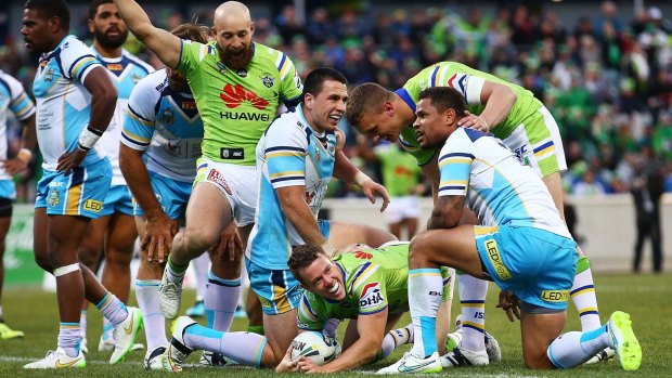 Sam Williams of the Raiders scores a try during the round nine NRL match between the Canberra Raiders and the Gold Coast Titans