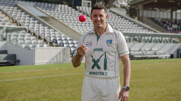 Prime Minister's XI captain Mike Hussey wants some Aussie Test players in his team.