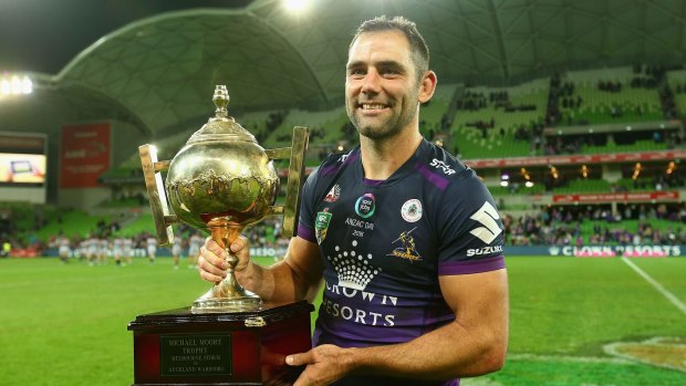 Cameron Smith with the trophy on Monday night.