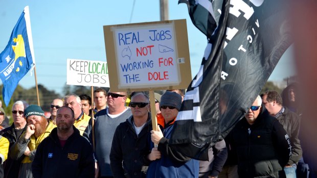 Steel workers rally to call on the Victorian government to use local steel to build the East West Link.