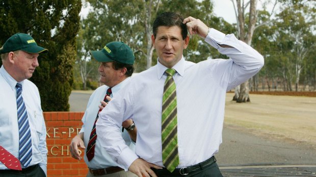 John Bjelke-Petersen (centre) with Jeff Seeney and Lawrence Springborg, campaigning for the National Party in 2006.