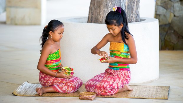 Balinese girls at Amankila