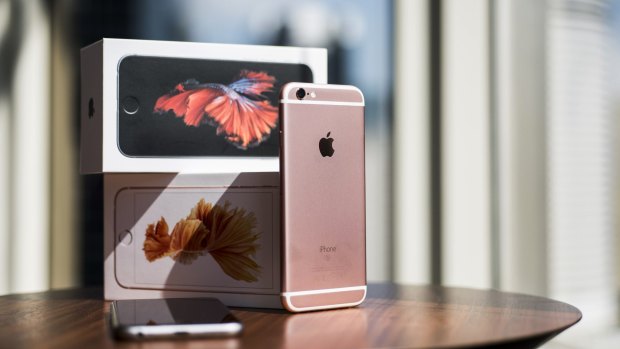 Apple: iPhone 6s and 6s Plus 'On Pace' to Surpass Last Year's Record Launch  Weekend Sales