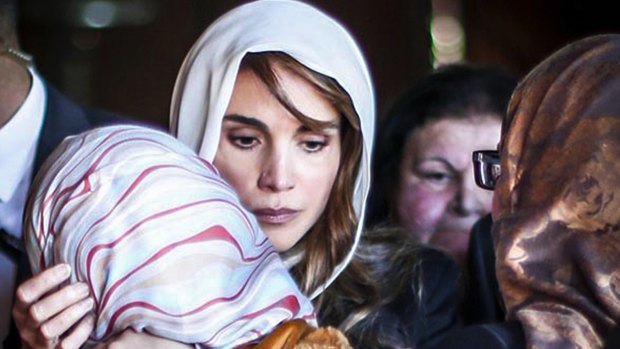 Jordan's Queen Rania offers her condolences to the family of Jordanian pilot Muath al-Kasaesbeh, who died during clashes with Islamic State.