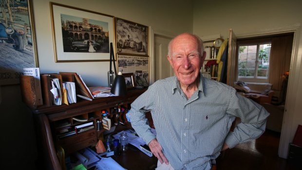 Ken Palmer was an Australian national serviceman, on board the HMAS Murchison and watched the  British government's nuclear test in Australia in 1952.