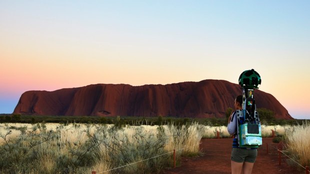 Lindsey Dixon, of Northern Territory Tourism, captured the Street View content at 
Uluru-Kata Tjuta National Park in accordance with Tjukurpa law.
