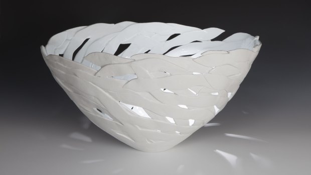 Works such as The Kelp #30 demonstrate Les Blakebrough's understanding of the characteristics of porcelain.