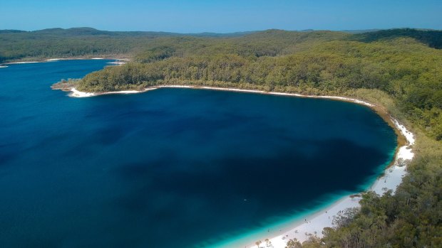 Boorangoora (Lake McKenzie).