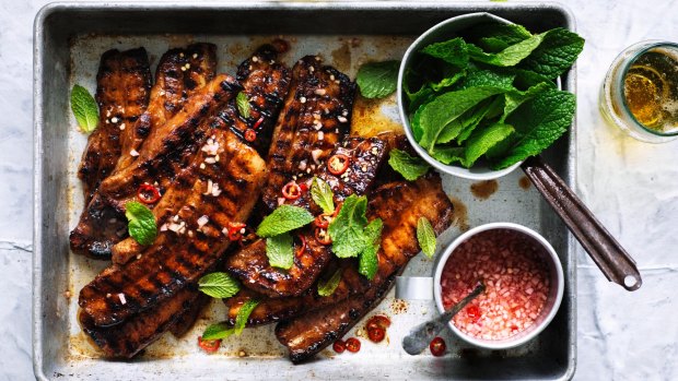 Barbecued pork belly with spiced vinegar.