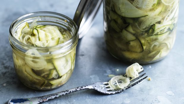 Pickled zucchini for burgers or cold meats.