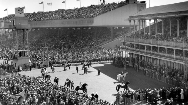 Those were the days: The scene at Randwick for the 1954 spring carnival.