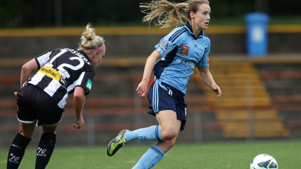 Ellyse Perry in action for Sydney FC.