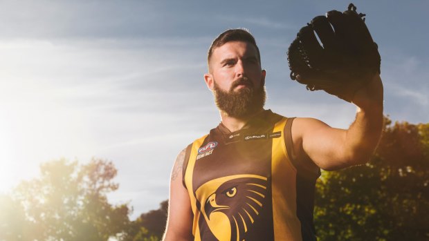 Portrait of Sean Guinard who is a Canberra Cavalry baseball player and is playing AFL for the Tuggeranong Hawks this season.