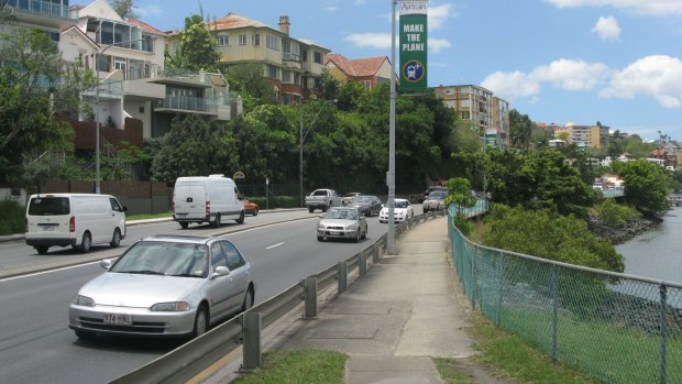 Traffic on Kingsford-Smith Drive at Hamilton.