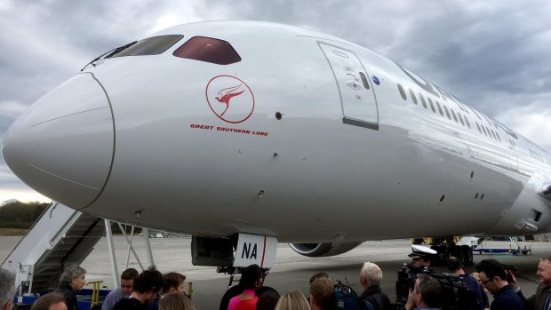 The first Qantas Dreamliner has been named 'Great Southern Land'.