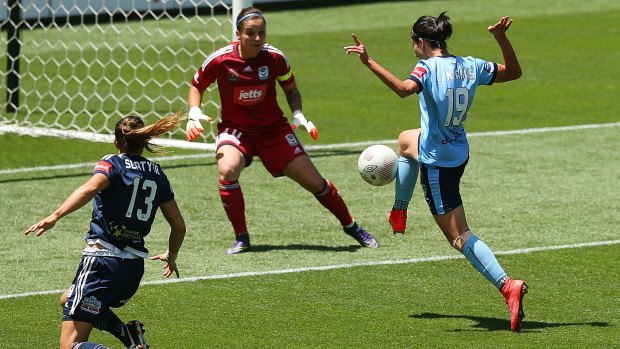 Leena Khamis scored for Sydney FC in the 10th minute in the Women's A League defeat of Melbourne Victory 2-1.