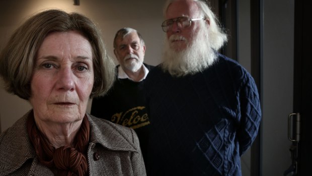 Elaine Ross, widow of motorbike rider Gary Ross with his mates, fellow motorcycle enthusiasts Dennis Quinlan and John Herrick (right).