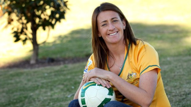 Matildas veteran Heather Garriock says players must commit to one sport if women are to become fully professional. 