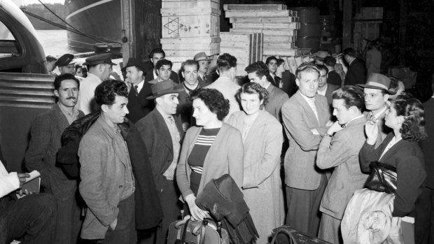 Italian migrants arrive in Sydney in 1950.