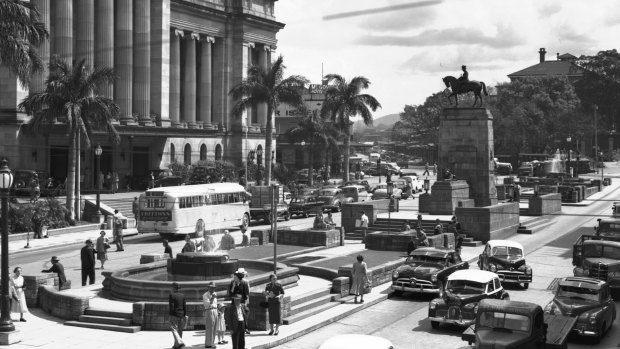 A snapshot of King George Square in the '50s when Albert Street still ran through it.