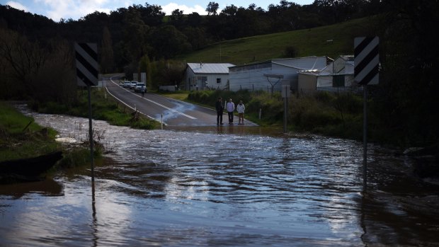 Heavy rain has caused flooding near Tuena on the NSW Central Tablelands.