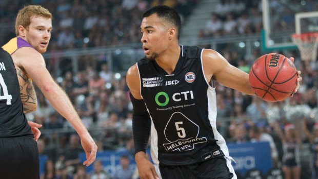 Melbourne United's Stephen Holt finds himself in the clear.
