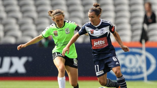 Lisa De Vanna playing against Canberra United in 2014.