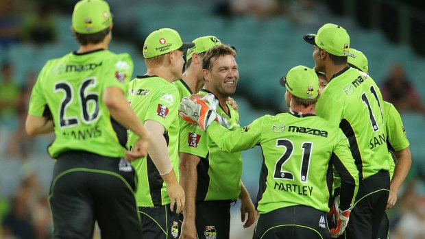 A cricketer from the Canberra region will have an opportunity to train with Jacques Kallis and the Sydney Thunder.