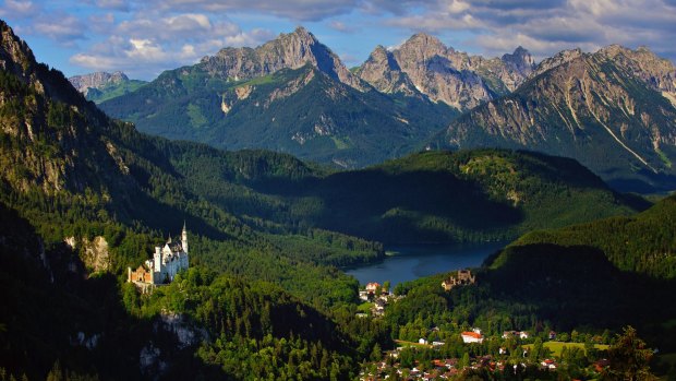 Neuschwanstein Castle: Is there a better view on earth?