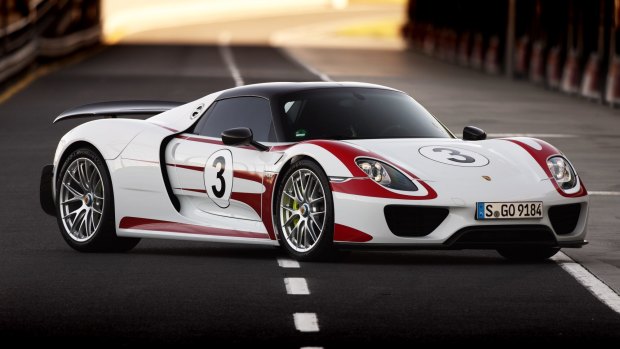 The Porsche 918 Spyder looks at home in Phillip Island's pit lane.