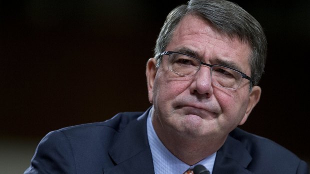 US Secretary of Defence Ashton Carter says Iraqi soldiers were reluctant to defend Ramadi from Islamic State fighters.