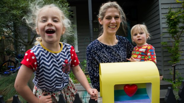 Leah Harcourt with her two children Eve (4 yrs) and Hazel (2yrs).