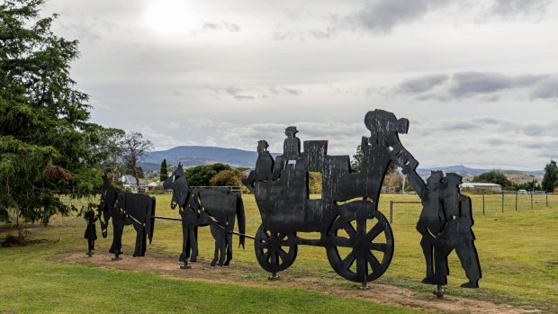 Look out for roadside sculptures depicting stage coaches being held up by bushrangers.