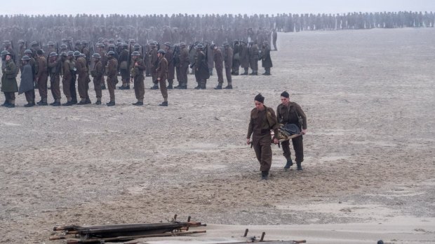 No CGI was used in Dunkirk, instead director Christopher Nolan hired thousands of extras.