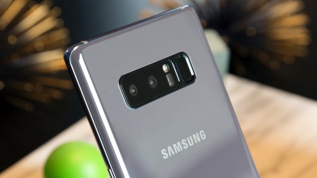 The Note8 features a dual-lens camera setup on the rear.