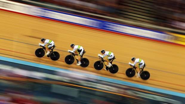 Australia ride during qualifying for the men's team pursuit.