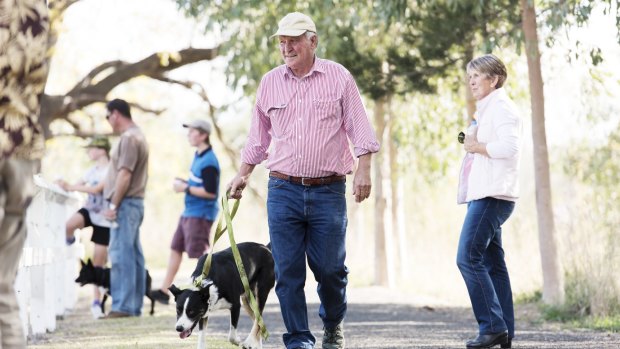 New England candidate Tony Windsor and his border collie cross Mack.