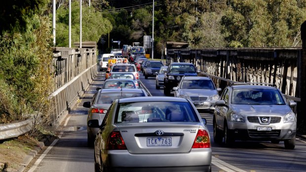The Chandler Highway bridge over the Yarra, built in 1890 for trains, now carries 44,000 cars a day. VicRoads wants a new six-lane bridge adjacent to it.The old bridge will be used for cycling and walking. 