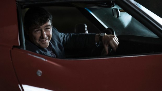  Kyle Chandler in a scene from  Game Night.