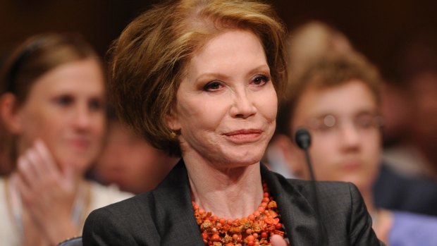 Mary Tyler Moore before the Senate Committee hearing on diabetes research in Washington, 2009.