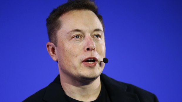 Billionaire Elon Musk, who runs Tesla, is offering to solve South Australia's power crisis in 100 days or he will do it for free.