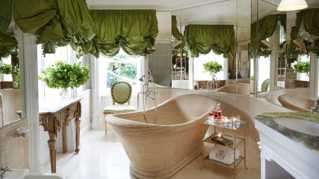 The luxury bathroom.