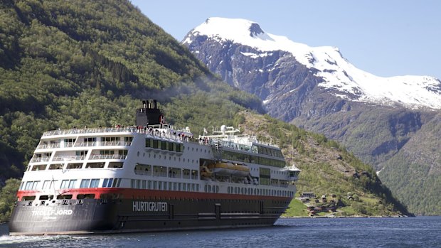 MS Trollfjord in Geirangerfjorden.